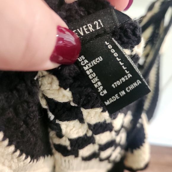 Forever 21 crochet top - Picture 3 of 3